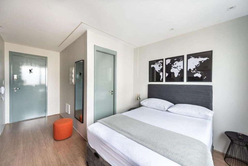 Bed, Photo of the whole room, Decorative detail, Bedroom