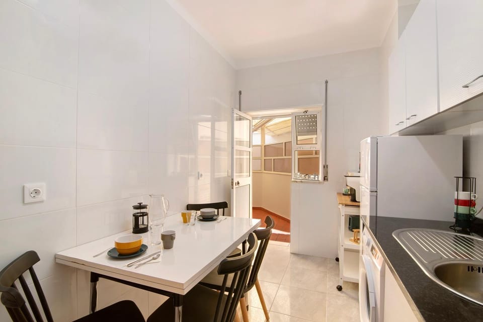 Property building, Kitchen or kitchenette, Living room