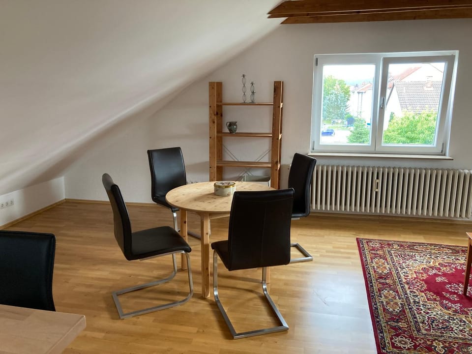 Seating area, Dining area