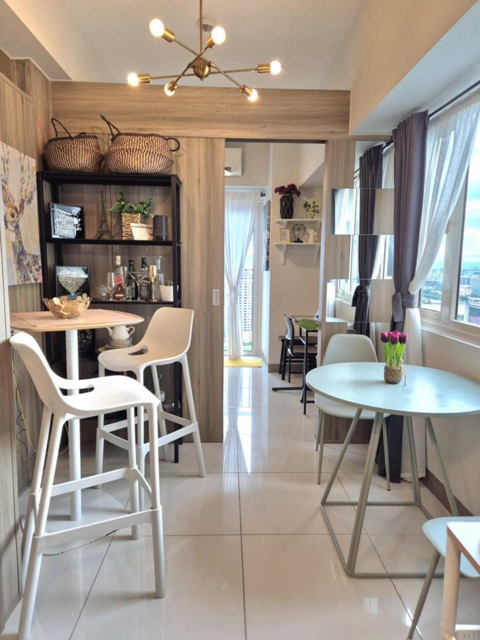Seating area, Dining area