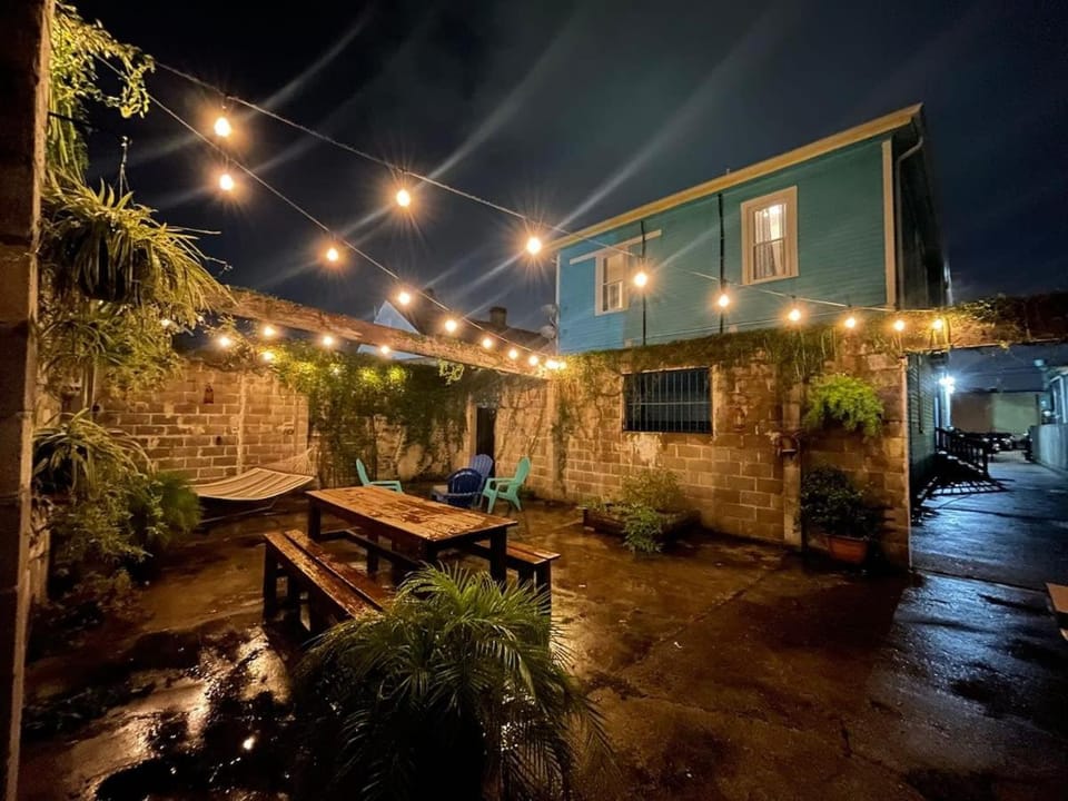 Urban 3 bedroom Local Art Filled Frenchman Oasis House in New Orleans