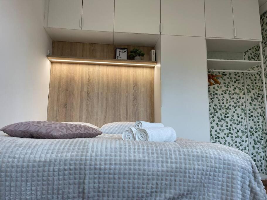 Bed, Photo of the whole room, Bedroom, towels, wardrobe