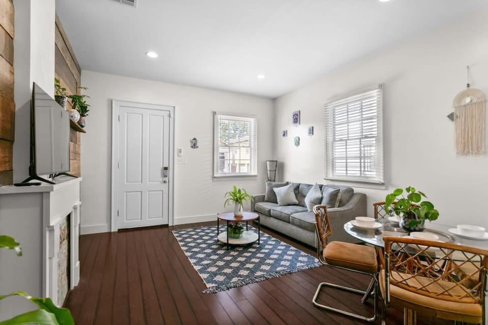 Stylish Creole Cottage 1 BD Home Central Location House in New Orleans