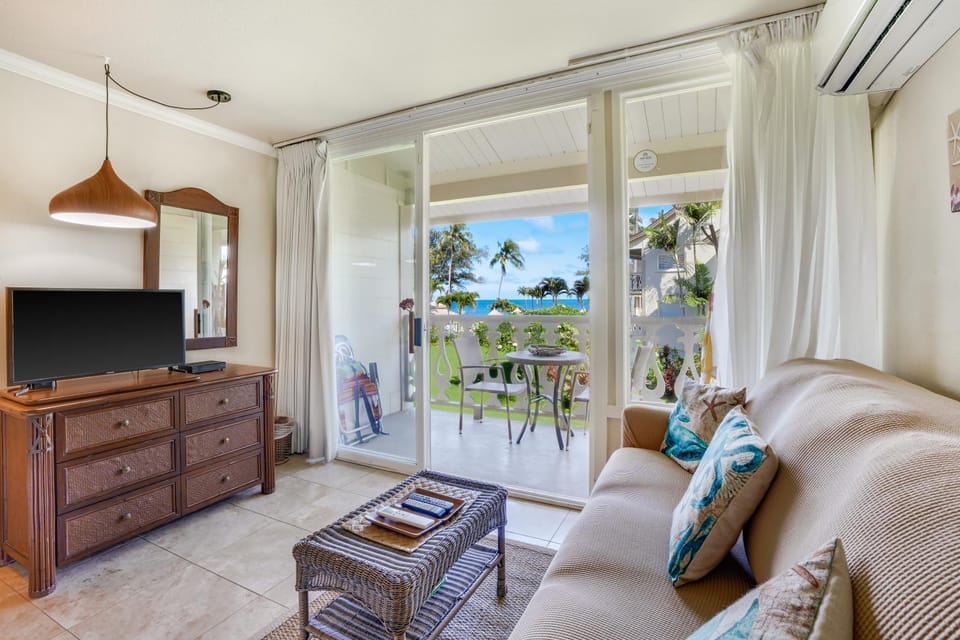Seaview at the Islander on the Beach Oceanview Studio 201 Apartment in Waipouli Beach