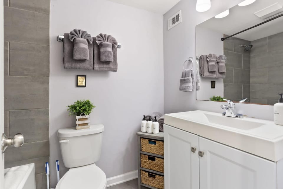 Skip to Saint Charles Local Art-Filled Hideaway House in New Orleans