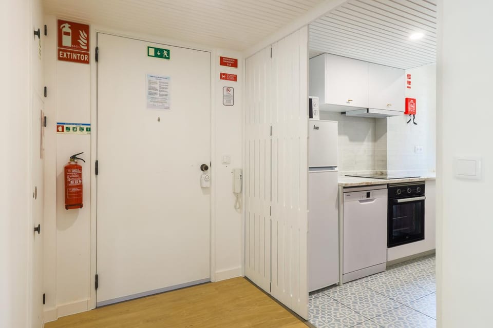 Facade/entrance, Kitchen or kitchenette, dishwasher, microwave, oven, stove, stove, kitchen, kitchen