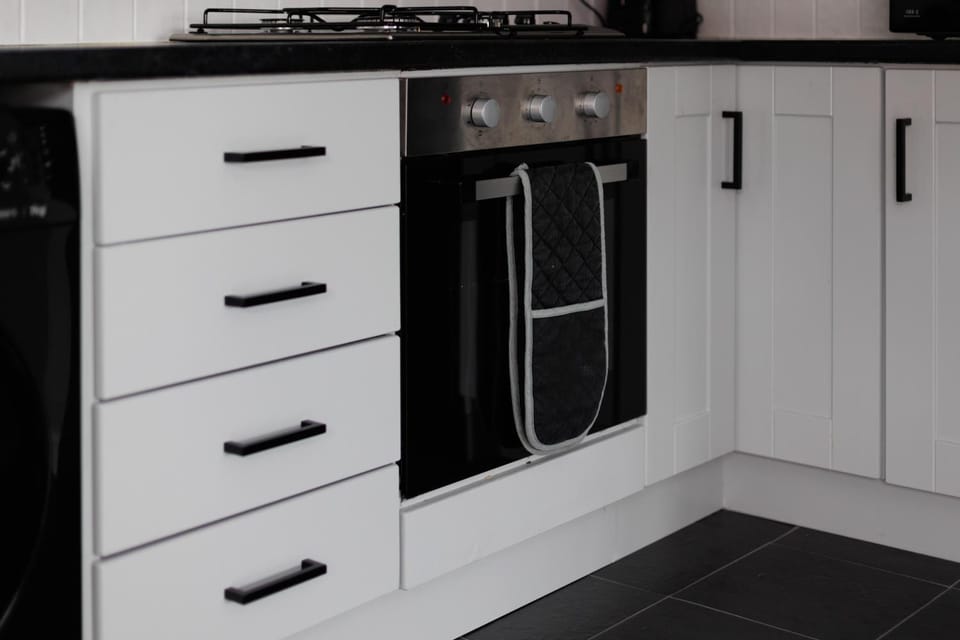 Kitchen or kitchenette, pet friendly, stove