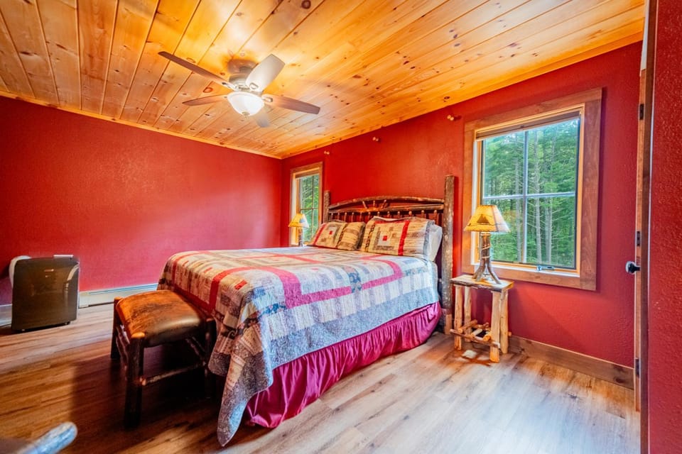 Bed, Bedroom, fireplace