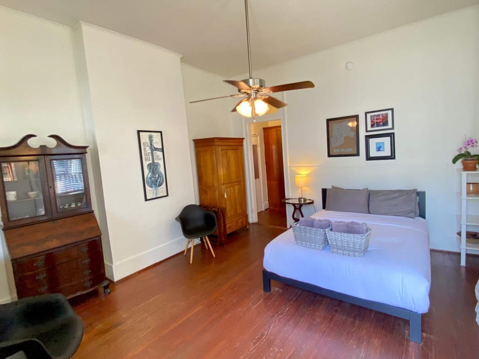 Fab Studio on Tree-Lined Street w City Bikes Apartment in New Orleans