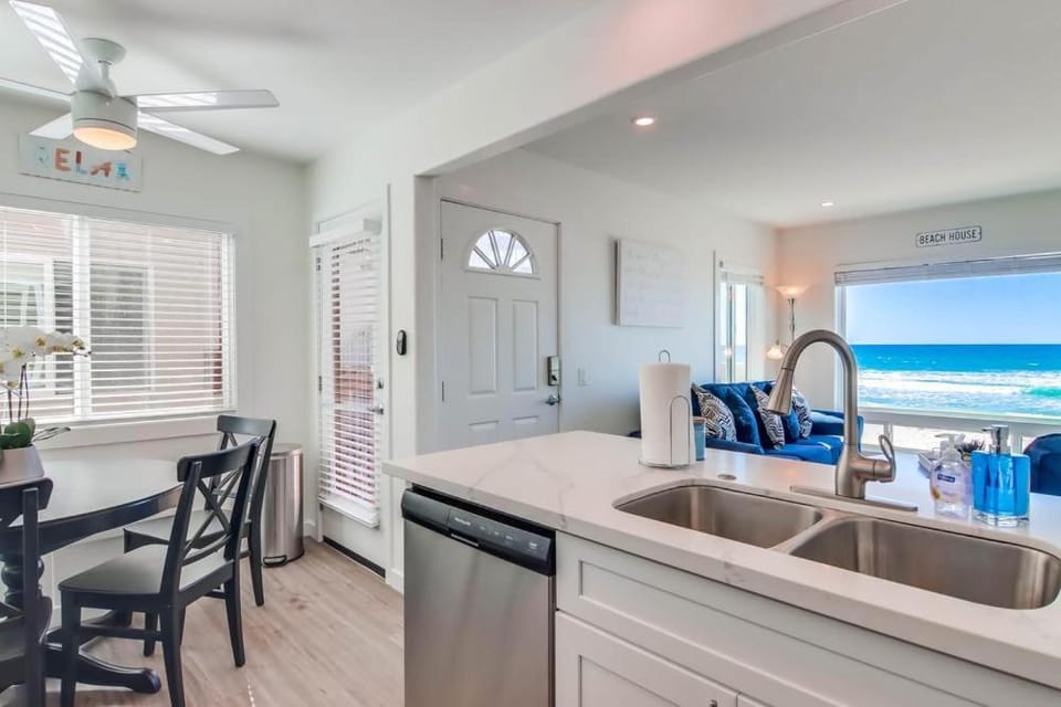 Aqua House in Mission Beach