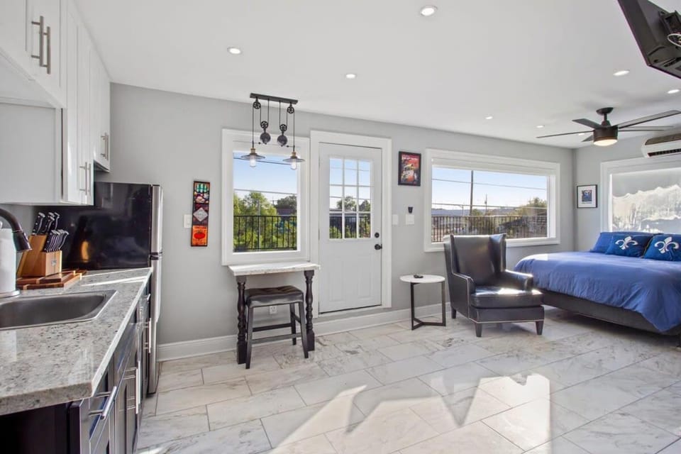 Spectacular Roof Top Deck - Luxury 3 bedroom House in New Orleans