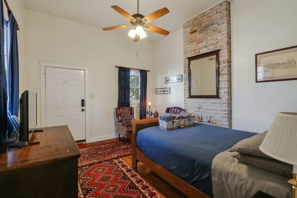 Maison Dupré Studio Apartment in New Orleans