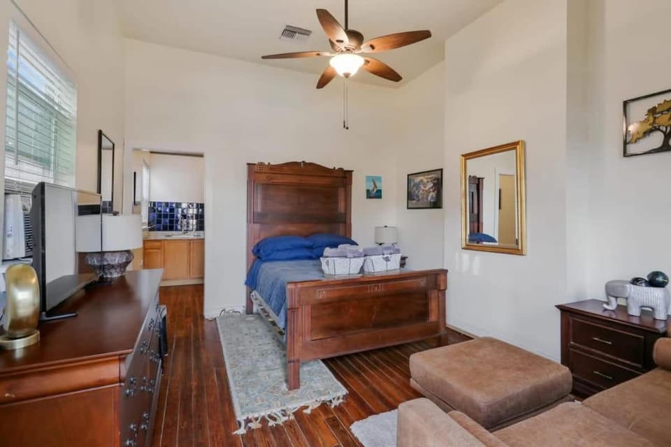 CUTE QUIET MID-CITY STUDIO - Central Location House in New Orleans