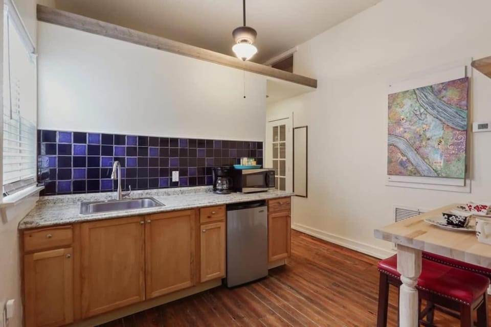 CUTE QUIET MID-CITY STUDIO - Central Location House in New Orleans