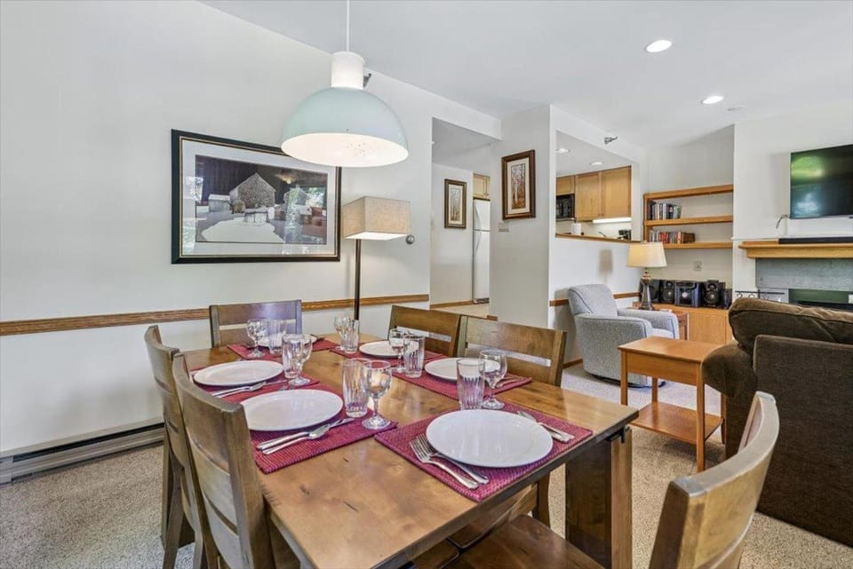 Highridge Condo Unit D18 House in Mendon