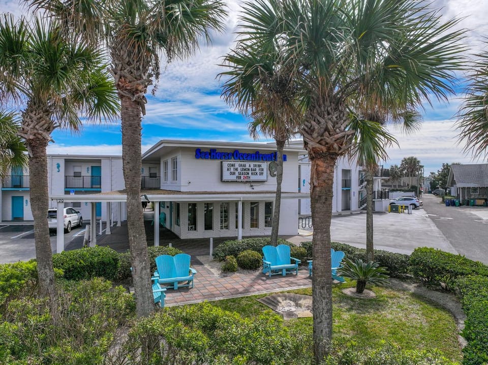Property building, Street view, Location, Parking