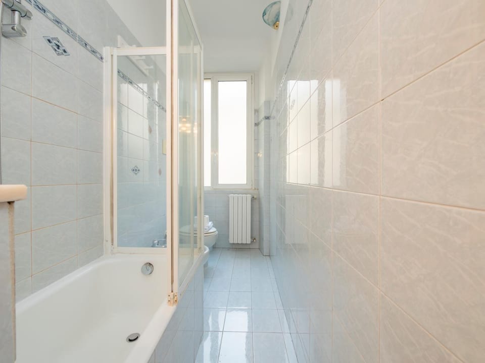 Shower, Toilet, Bathroom, Bath