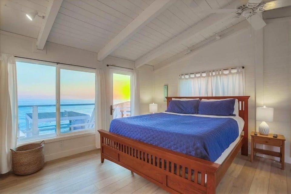 Beacons House in Leucadia