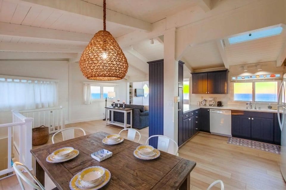 Beacons House in Leucadia