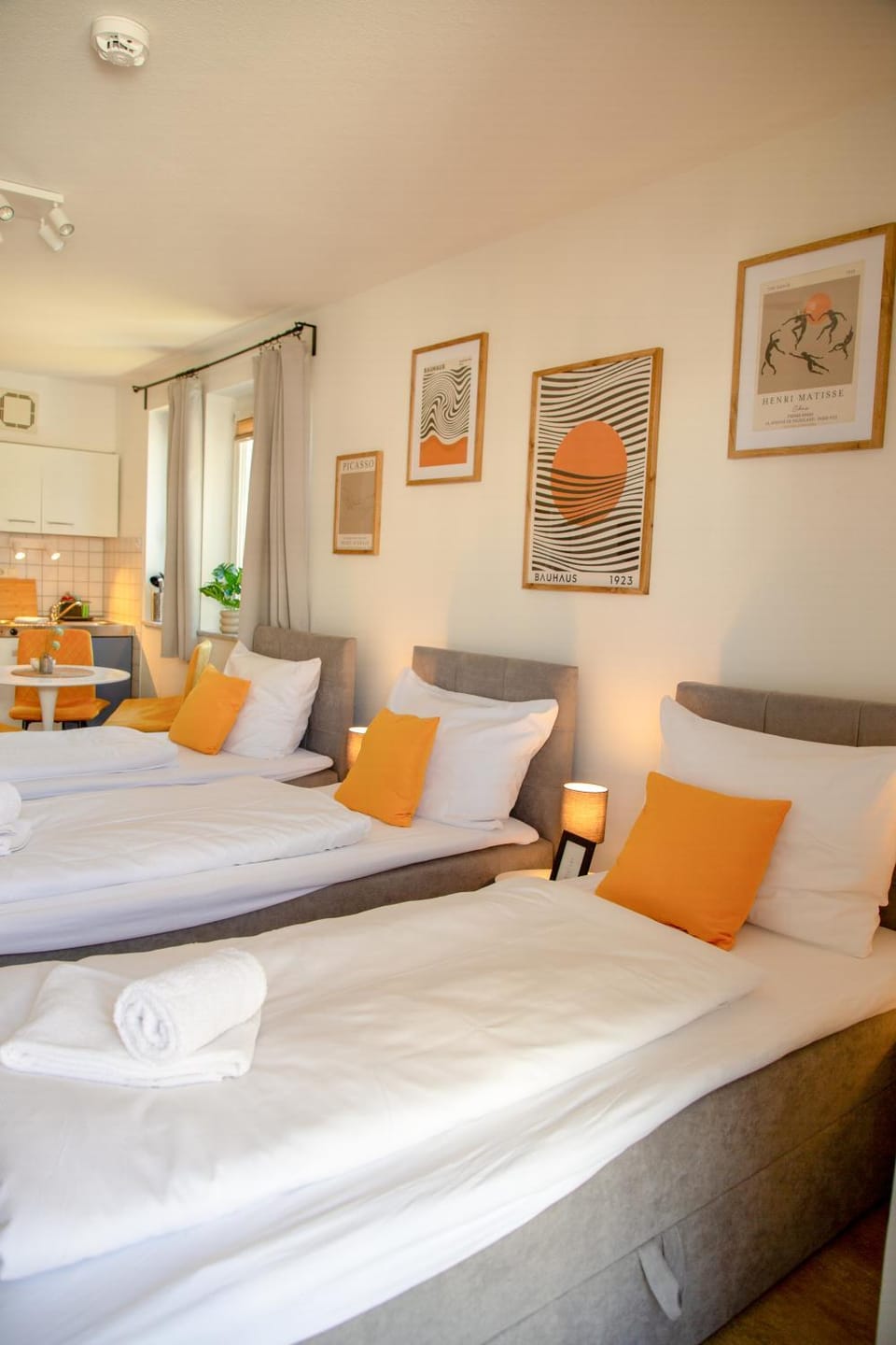 Bed, Living room, Photo of the whole room, Seating area, Bedroom, towels