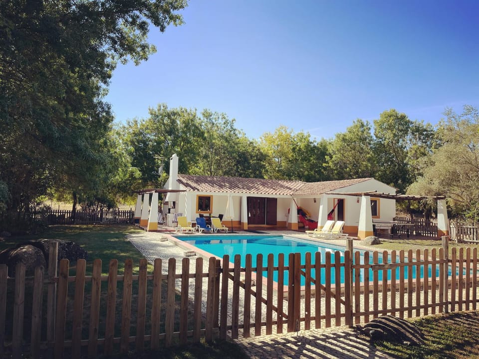 Property building, Garden, Garden view, Swimming pool