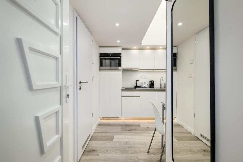 Coffee/tea facilities, Kitchen or kitchenette, minibar, pet friendly, stove