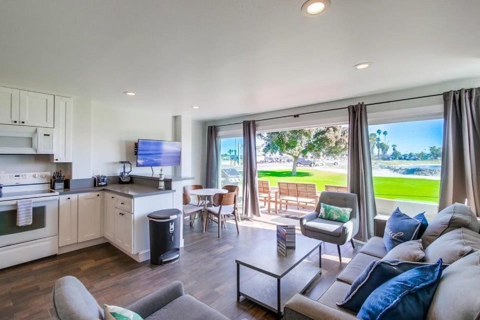 Bay Style 1 House in Mission Beach