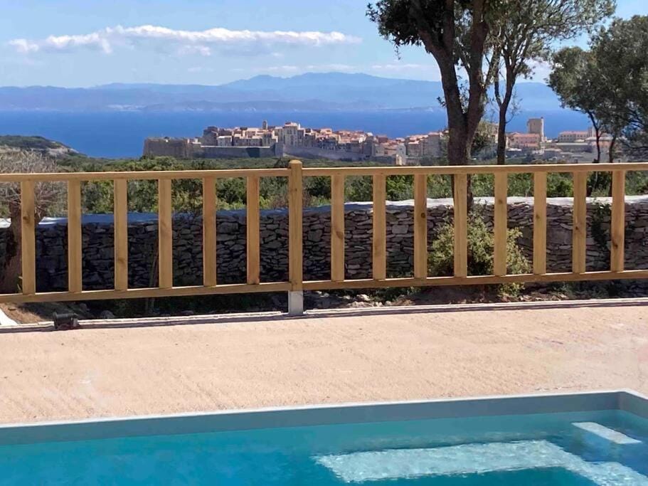 Grand chalet d’été avec piscine Chalet in Bonifacio