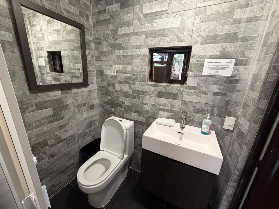 Toilet, Bathroom