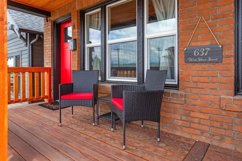 Modern condo in the heart of uptown Butte - Unit A Apartment in Butte