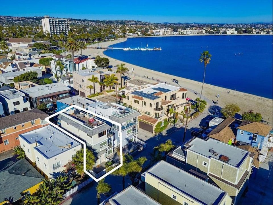 Bay View House in Mission Beach