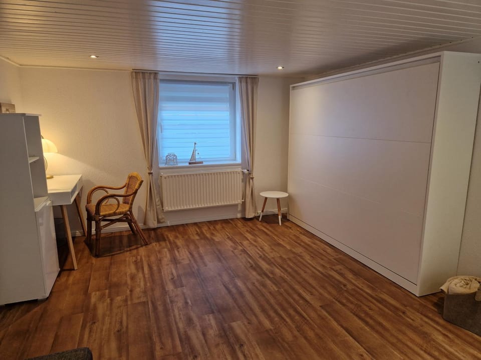Bed, Living room