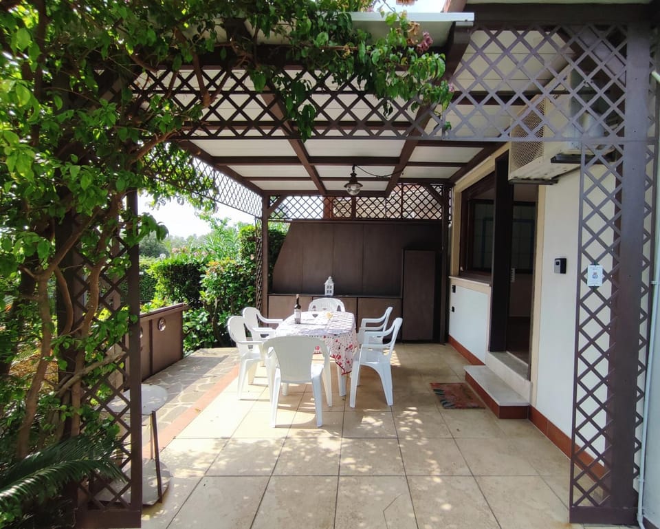 Garden, View (from property/room), Balcony/Terrace, Dining area, Garden view