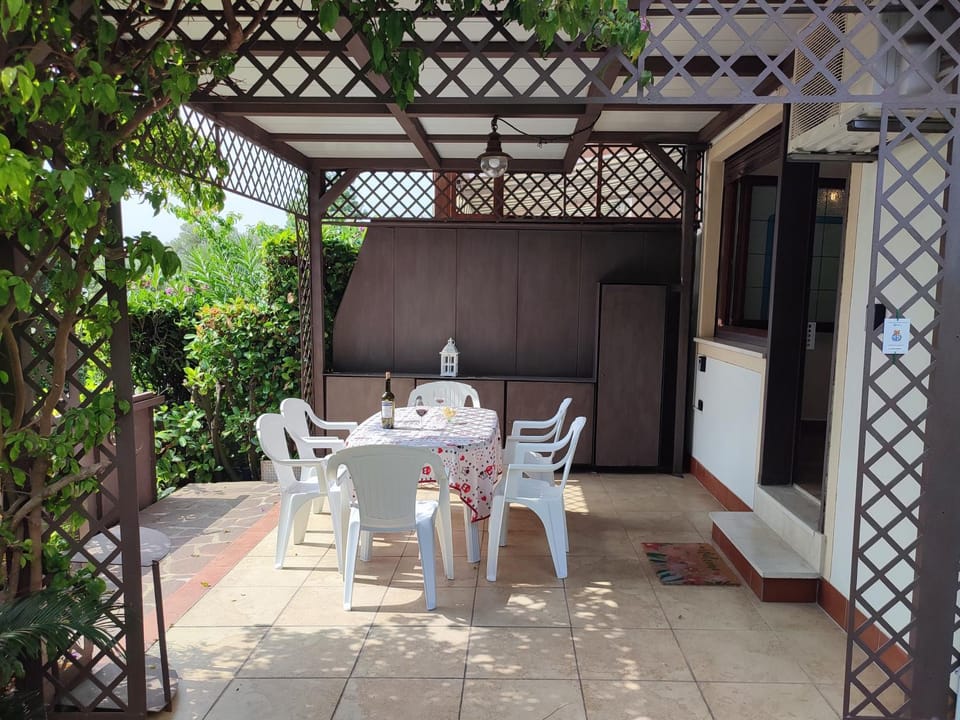 Patio, Balcony/Terrace, Seating area, Lunch