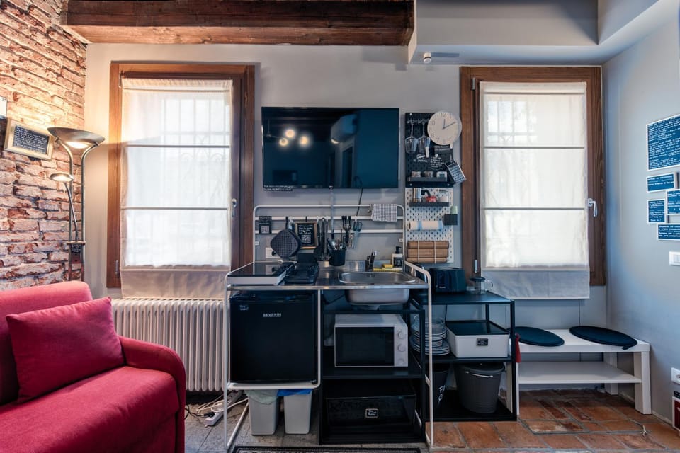 Kitchen or kitchenette