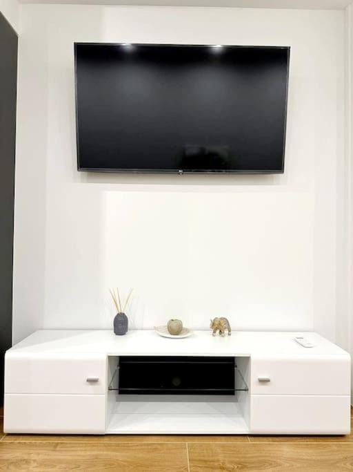 TV and multimedia, Evening entertainment