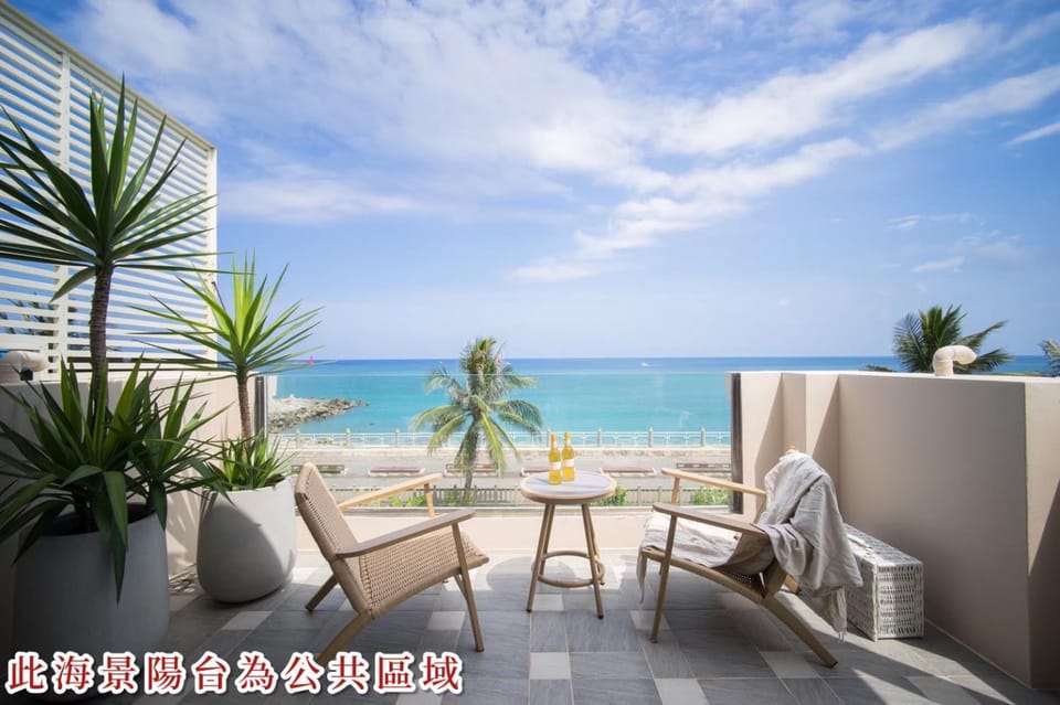 Patio, Natural landscape, View (from property/room), Balcony/Terrace, Seating area, Sea view
