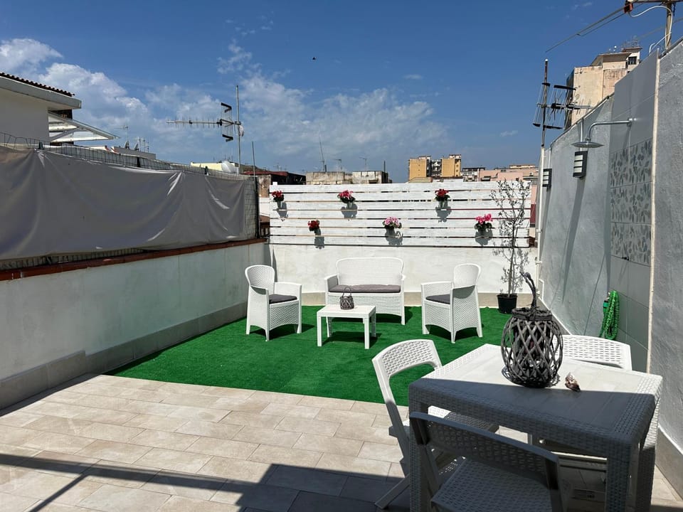 Patio, Day, Balcony/Terrace