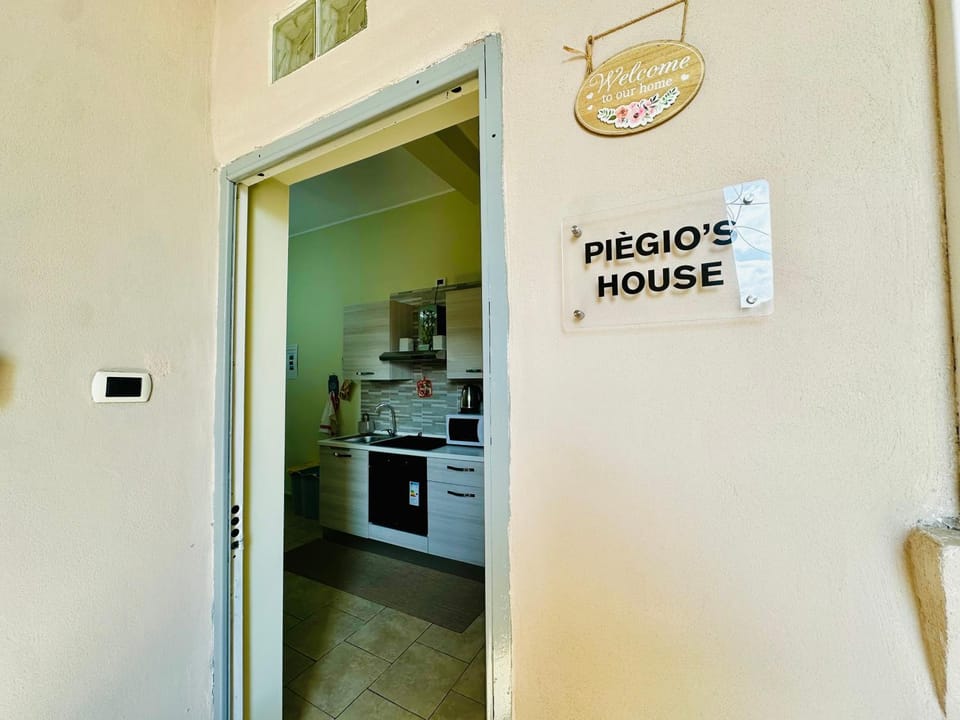 Property logo or sign, Kitchen or kitchenette