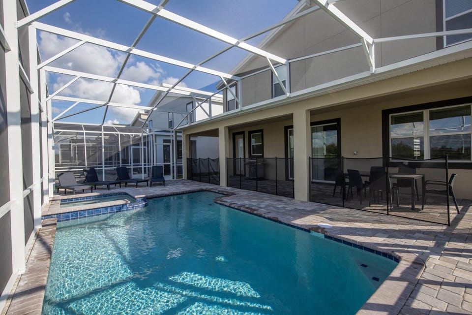 Champions Gate 8BR Villa-Pool Game Room Theater House in Four Corners