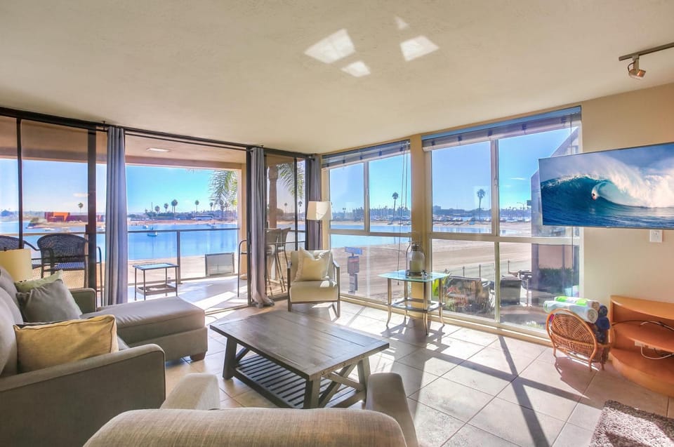 Waterfront 4 House in Mission Beach