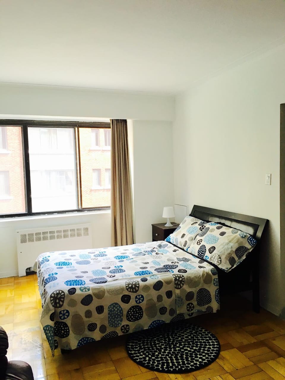Stylish Montreal Apartment: Comfortable Stay in the Golden Square Mile Apartment in Montreal