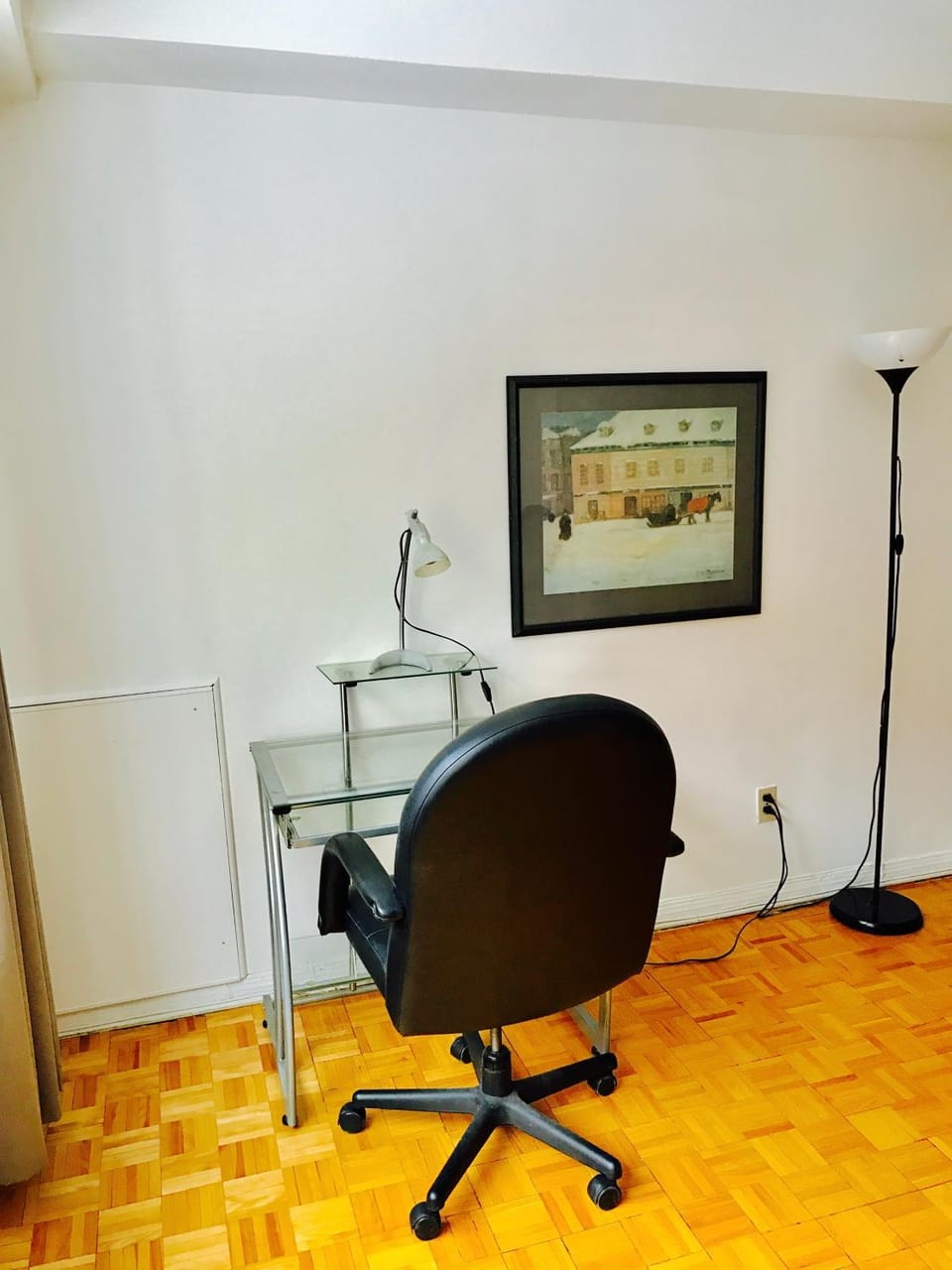 Stylish Montreal Apartment: Comfortable Stay in the Golden Square Mile Apartment in Montreal