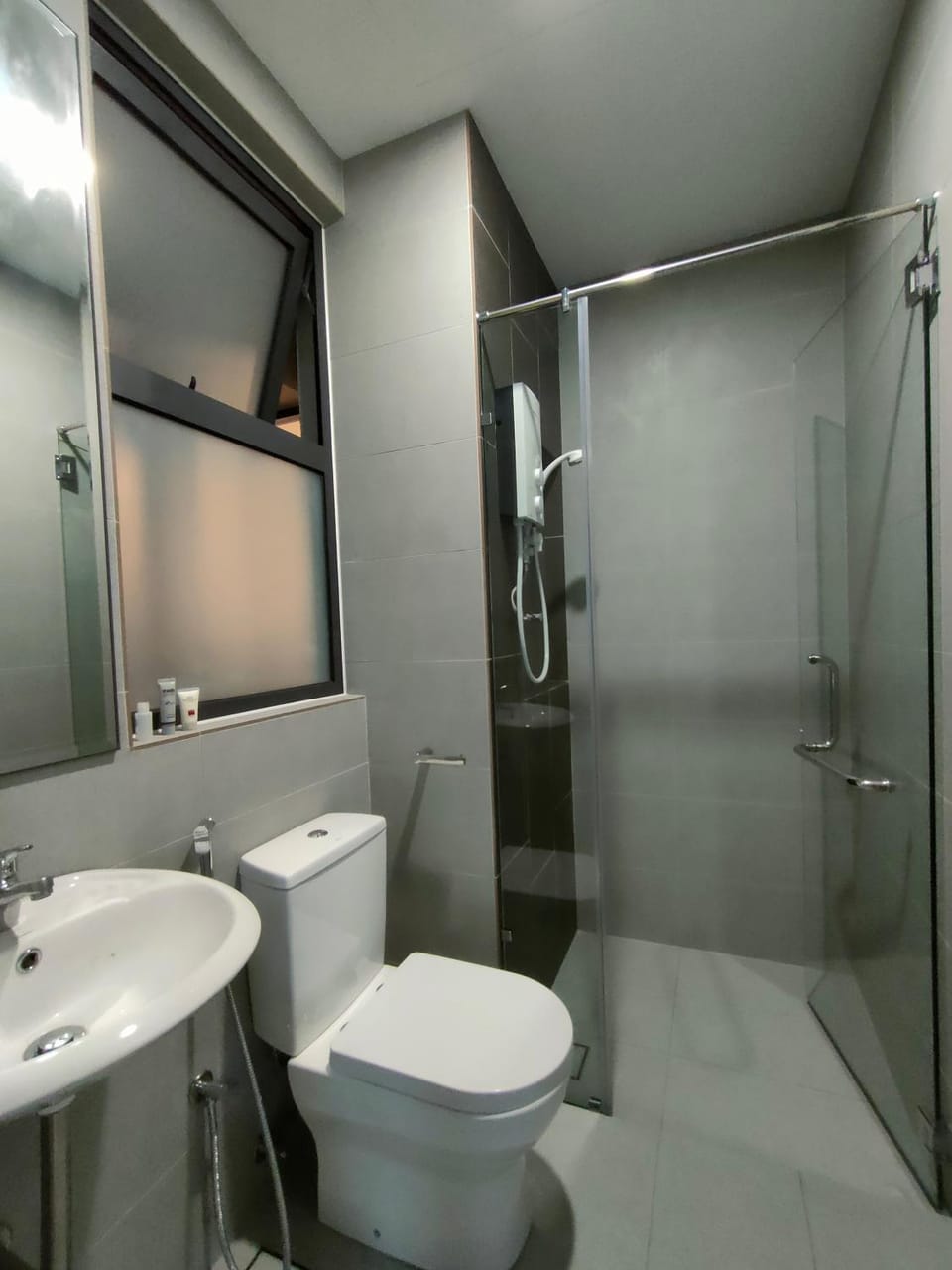 Shower, Toilet, Bathroom, Bathroom