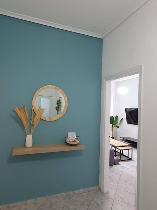 Photo of the whole room, Decorative detail
