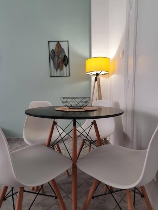 Seating area, Dining area