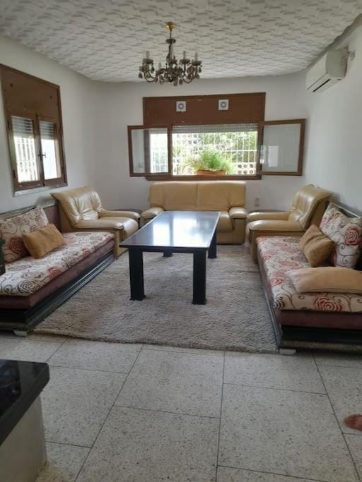 superbe appartement bien placé Apartment in Fes