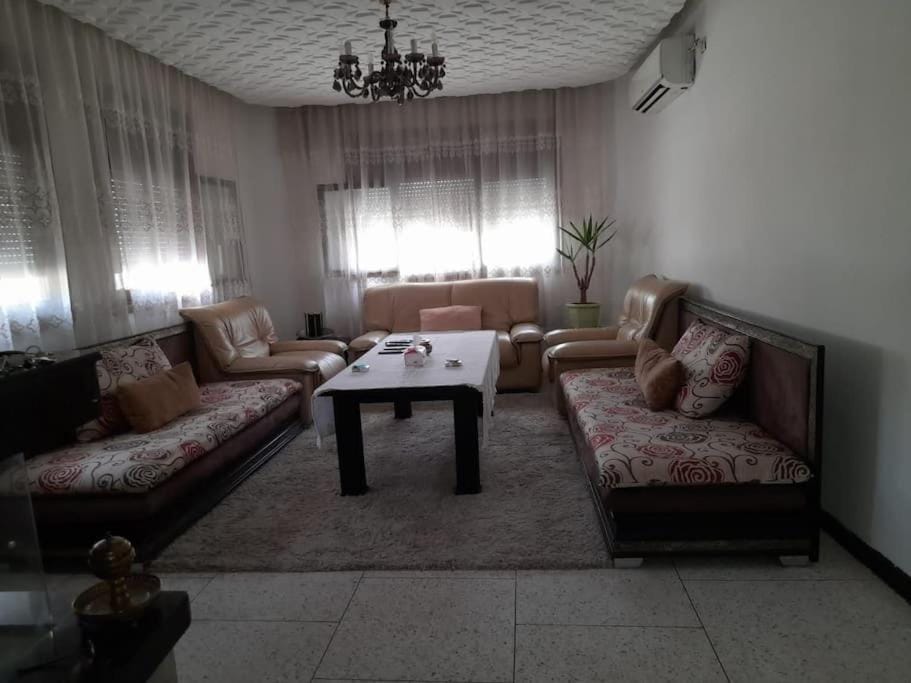superbe appartement bien placé Apartment in Fes
