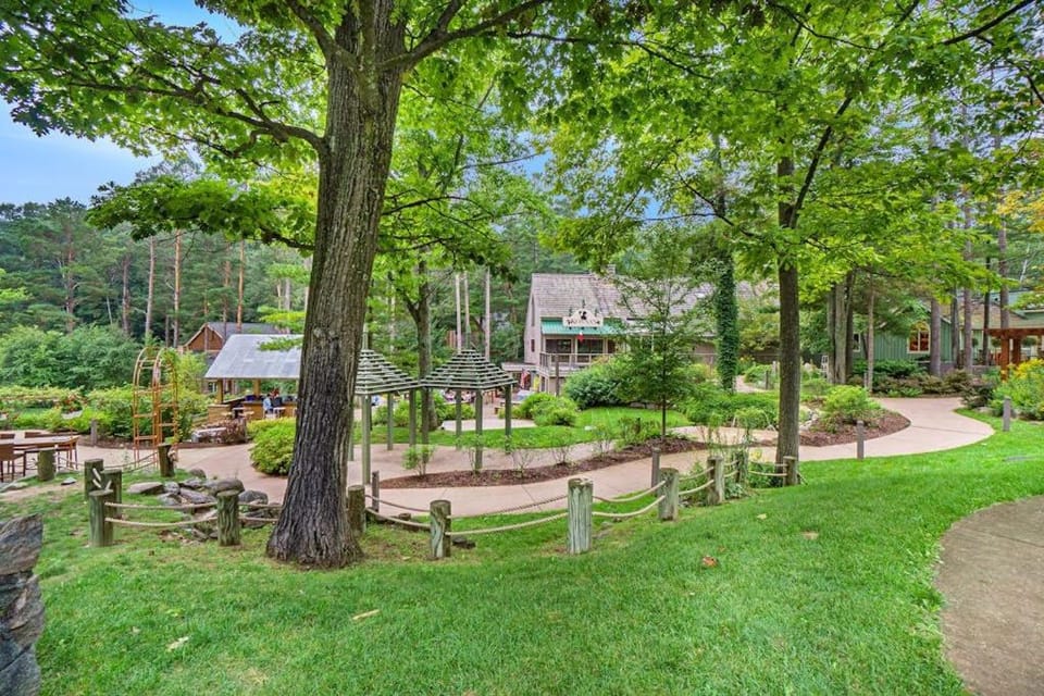 4 Skippers Wood House in Sleeping Bear Dunes