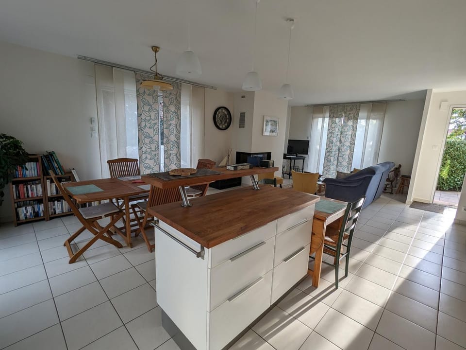 Maison Plain-Pied à 10 min d'Epinal: Jardin Clos, BBQ, WIFI, Draps et Ménage Inclus - FR-1-589-606 House in Vosges